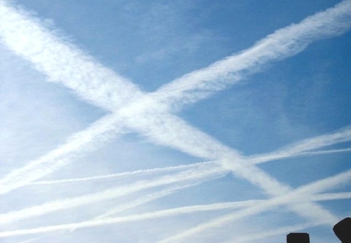 Chemtrails Vs Contrails. Chemtrails do not dissipate.